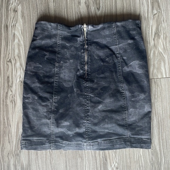 Free People Skirt - Picture 2 of 3